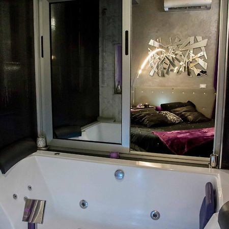 Jacuzzi Love Suitesweetروما المظهر الخارجي الصورة