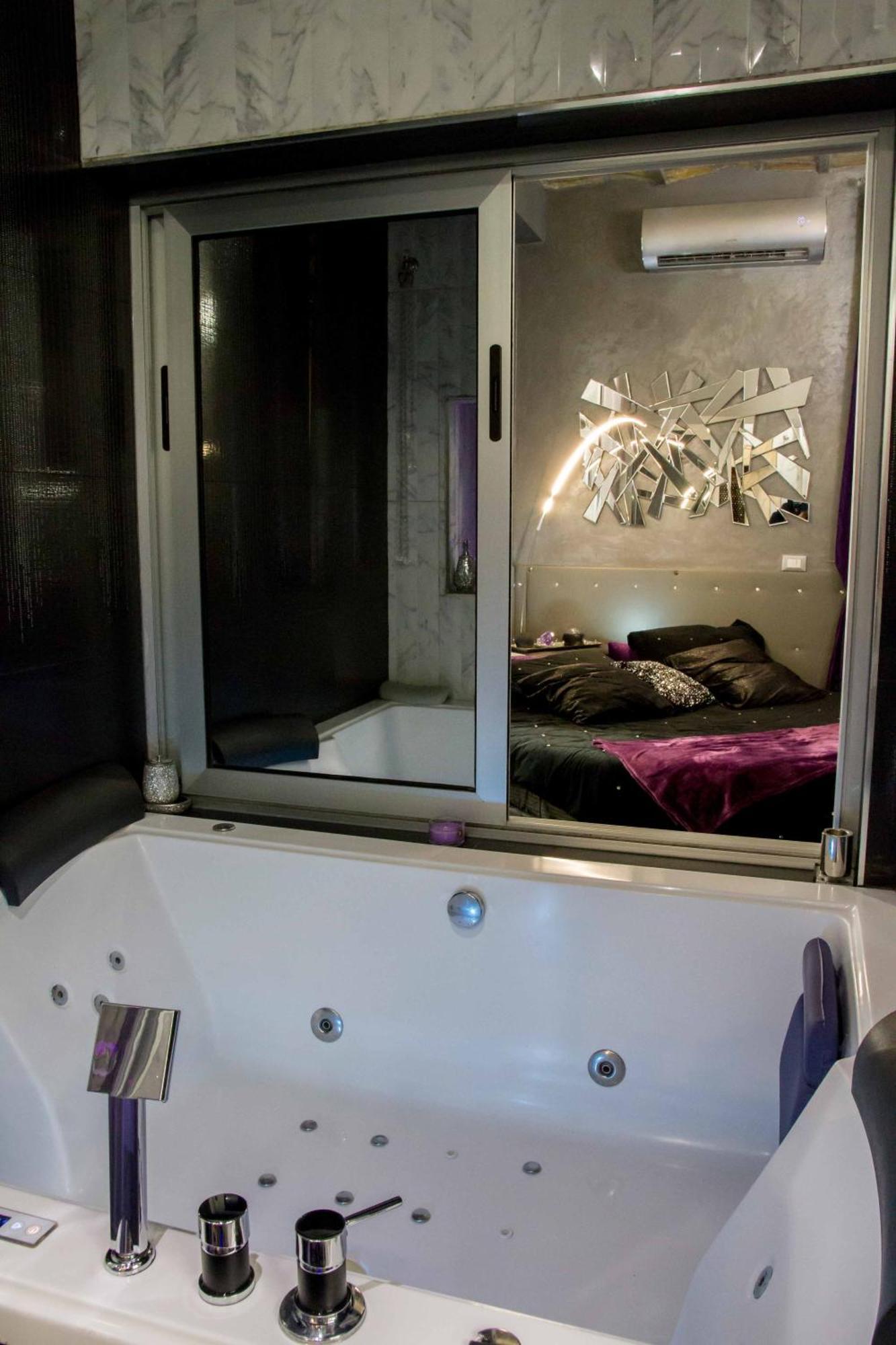 Jacuzzi Love Suitesweetروما المظهر الخارجي الصورة