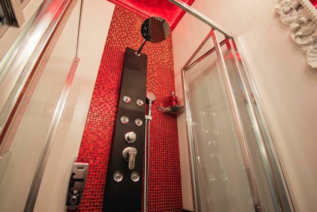 Jacuzzi Love Suitesweetروما المظهر الخارجي الصورة
